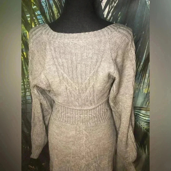 Grey Sweater Dress open back size small - Picture 5 of 16
